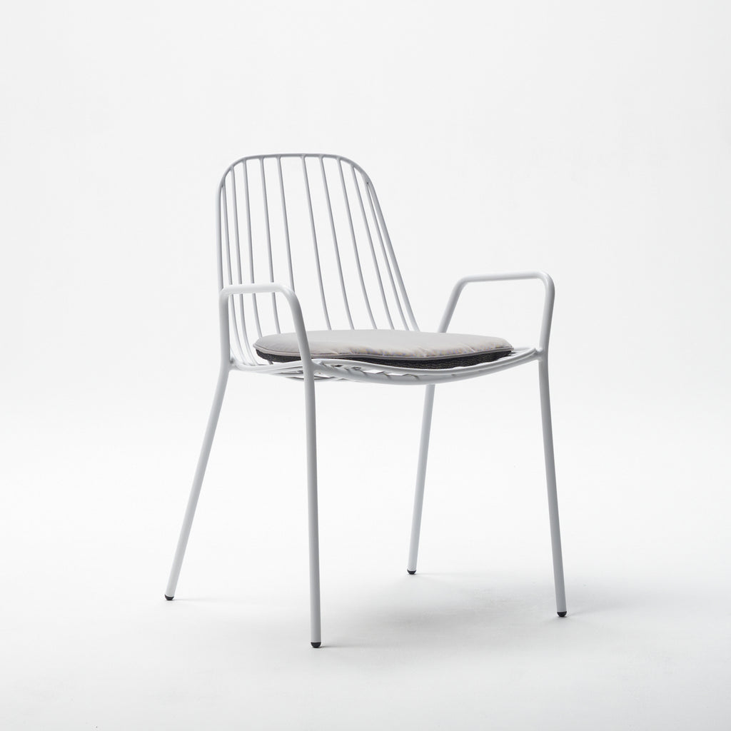 Resonate Chair / White — COMPLEX UNIVERSAL FURNITURE